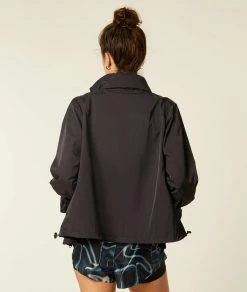 Athleisure : Active & Chill | Coupe Vent à Capuche NOIR | Etam Femme